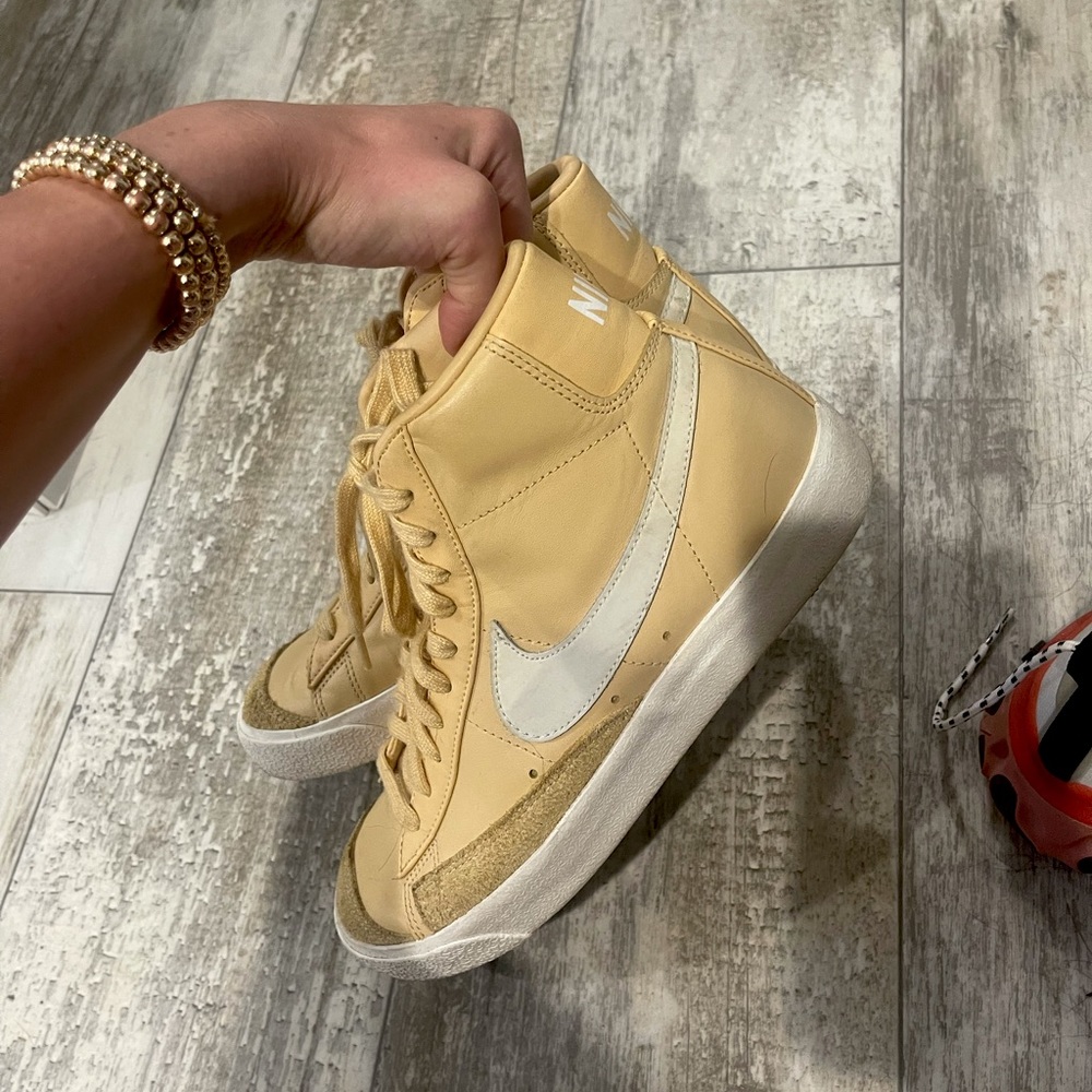Women’s Nike high top blazers